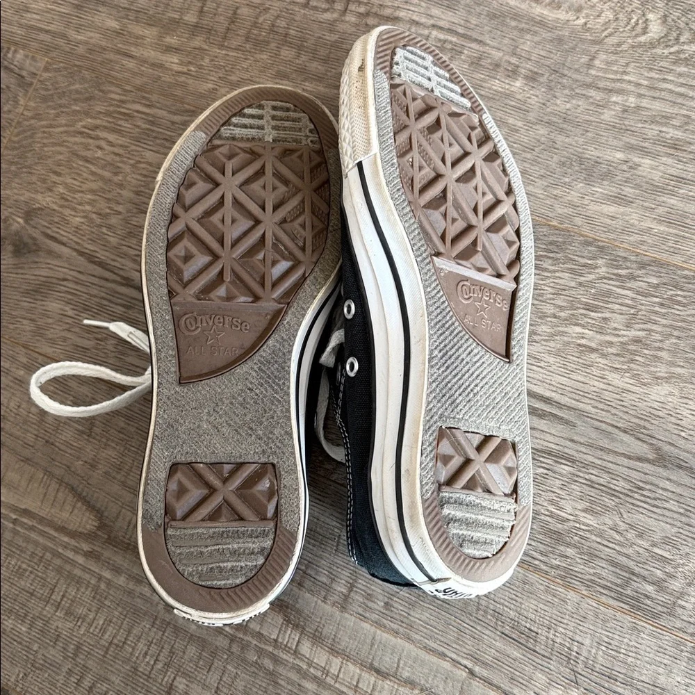 Converse Low Top Sneakers - Picture 3 of 7